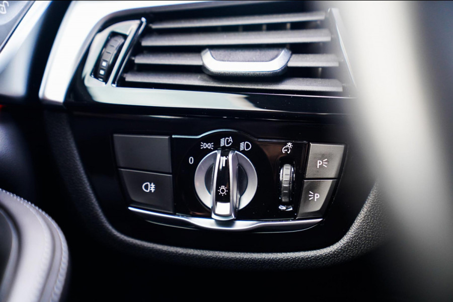 BMW 5 Serie M5 | Carbon | Harman/Kardon | Dealer onderhouden | Sfeerverlichting | Donington Grau | 600PK | NAP | Origineel NL |