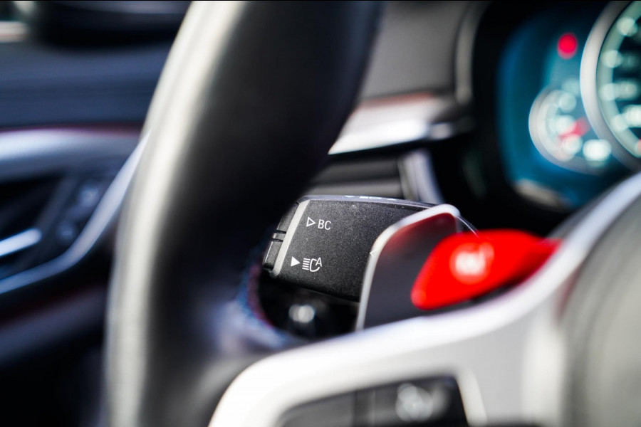 BMW 5 Serie M5 | Carbon | Harman/Kardon | Dealer onderhouden | Sfeerverlichting | Donington Grau | 600PK | NAP | Origineel NL |