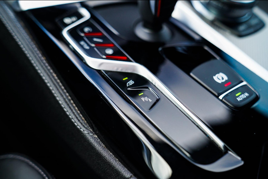 BMW 5 Serie M5 | Carbon | Harman/Kardon | Dealer onderhouden | Sfeerverlichting | Donington Grau | 600PK | NAP | Origineel NL |