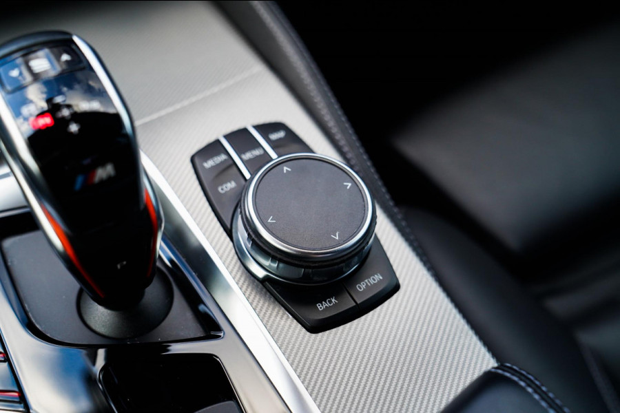 BMW 5 Serie M5 | Carbon | Harman/Kardon | Dealer onderhouden | Sfeerverlichting | Donington Grau | 600PK | NAP | Origineel NL |