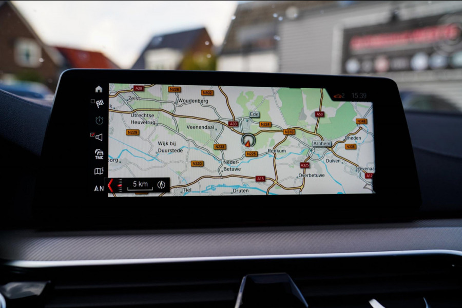 BMW 5 Serie M5 | Carbon | Harman/Kardon | Dealer onderhouden | Sfeerverlichting | Donington Grau | 600PK | NAP | Origineel NL |