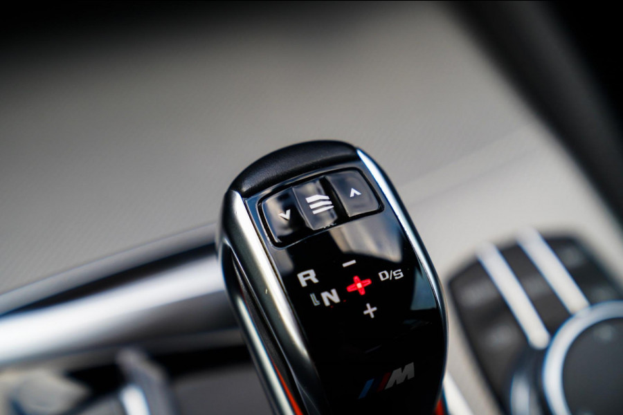 BMW 5 Serie M5 | Carbon | Harman/Kardon | Dealer onderhouden | Sfeerverlichting | Donington Grau | 600PK | NAP | Origineel NL |