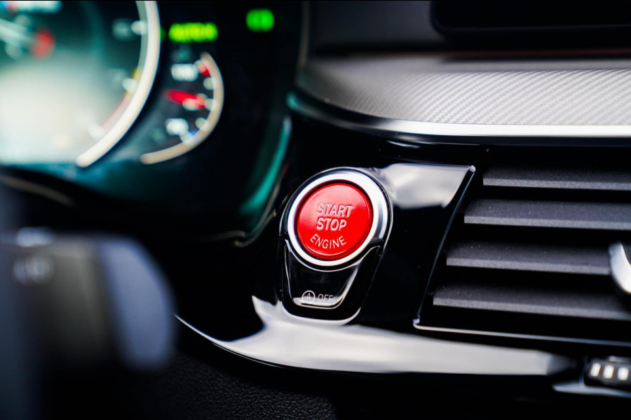 BMW 5 Serie M5 | Carbon | Harman/Kardon | Dealer onderhouden | Sfeerverlichting | Donington Grau | 600PK | NAP | Origineel NL |