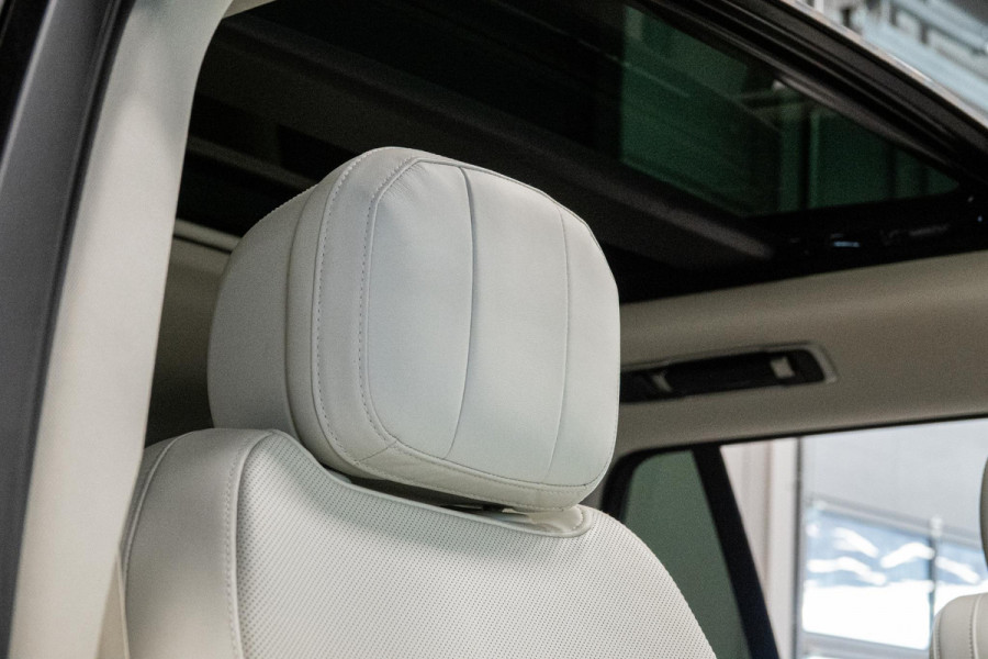 Land Rover Range Rover 3.0 P460e SE PHEV *Meridian / Stoelventilatie / Panorama / Soft-Close / Keyless Entry / Memory / 5 Jaar Garantie*