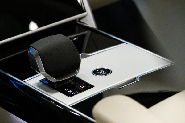 Land Rover Range Rover 3.0 P460e SE PHEV *Meridian / Stoelventilatie / Panorama / Soft-Close / Keyless Entry / Memory / 5 Jaar Garantie*