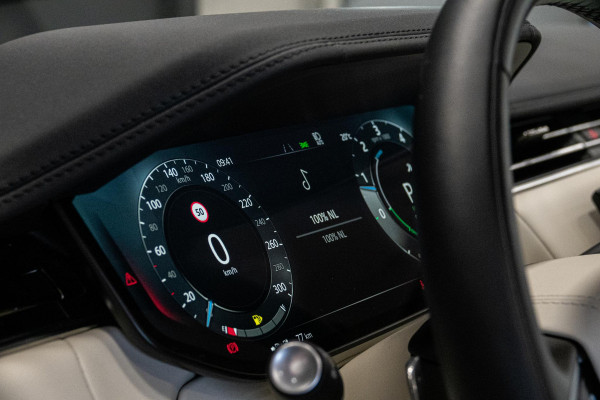 Land Rover Range Rover 3.0 P460e SE PHEV *Meridian / Stoelventilatie / Panorama / Soft-Close / Keyless Entry / Memory / 5 Jaar Garantie*