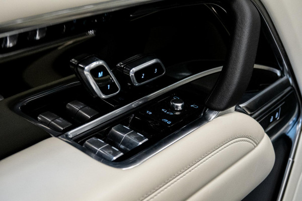 Land Rover Range Rover 3.0 P460e SE PHEV *Meridian / Stoelventilatie / Panorama / Soft-Close / Keyless Entry / Memory / 5 Jaar Garantie*