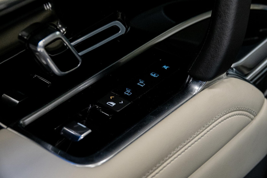 Land Rover Range Rover 3.0 P460e SE PHEV *Meridian / Stoelventilatie / Panorama / Soft-Close / Keyless Entry / Memory / 5 Jaar Garantie*