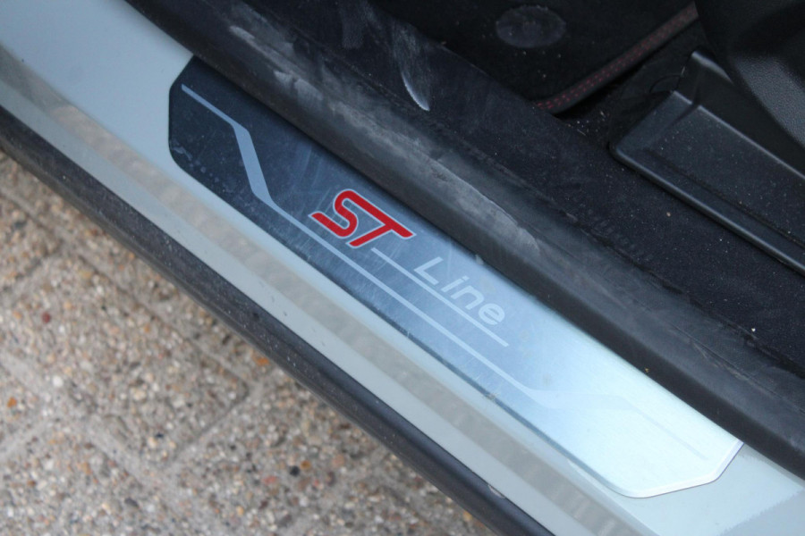 Ford Puma 1.0 EcoBoost Hybrid ST-Line 125pk | NIEUW MODEL! | SYNC 4 Navigatie | Digitale Cockpit | Zwarte hemel | 17 inch Licht metalen