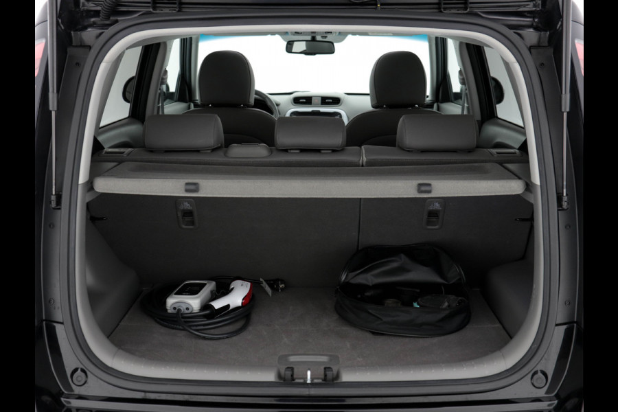 Kia Soul EV Executive Plus Line {SOH-95%} (INCL-BTW) Aut.*PANO | LUXURY-LEATHER | NAVI-FULLMAP | FULL-LED | KEYLESS | CAMERA | ECC | PDC | CRUISE | DAB | DIGI-COCKPIT | HEATED/COOLED-COMFORTSEATS | CARPLAY | PRIVACY-GLASS | 16"ALU* Kia Soul EV Executive Plus Line {SOH-95%} (INCL-BTW) Aut.*PANO | LUXURY-LEATHER | NAVI-FULLMAP | FULL-LED | KEYLESS | CAMERA | ECC | PDC | CRUISE | DAB | DIGI-COCKPIT | HEATED/COOLED-COMFORTSEATS | CARPLAY | PRIVACY-GLASS | 16"ALU*