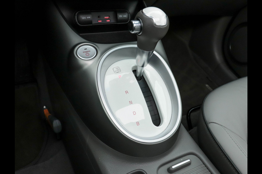 Kia Soul EV Executive Plus Line {SOH-95%} (INCL-BTW) Aut.*PANO | LUXURY-LEATHER | NAVI-FULLMAP | FULL-LED | KEYLESS | CAMERA | ECC | PDC | CRUISE | DAB | DIGI-COCKPIT | HEATED/COOLED-COMFORTSEATS | CARPLAY | PRIVACY-GLASS | 16"ALU* Kia Soul EV Executive Plus Line {SOH-95%} (INCL-BTW) Aut.*PANO | LUXURY-LEATHER | NAVI-FULLMAP | FULL-LED | KEYLESS | CAMERA | ECC | PDC | CRUISE | DAB | DIGI-COCKPIT | HEATED/COOLED-COMFORTSEATS | CARPLAY | PRIVACY-GLASS | 16"ALU*
