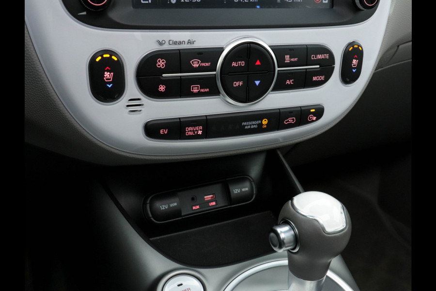 Kia Soul EV Executive Plus Line {SOH-95%} (INCL-BTW) Aut.*PANO | LUXURY-LEATHER | NAVI-FULLMAP | FULL-LED | KEYLESS | CAMERA | ECC | PDC | CRUISE | DAB | DIGI-COCKPIT | HEATED/COOLED-COMFORTSEATS | CARPLAY | PRIVACY-GLASS | 16"ALU* Kia Soul EV Executive Plus Line {SOH-95%} (INCL-BTW) Aut.*PANO | LUXURY-LEATHER | NAVI-FULLMAP | FULL-LED | KEYLESS | CAMERA | ECC | PDC | CRUISE | DAB | DIGI-COCKPIT | HEATED/COOLED-COMFORTSEATS | CARPLAY | PRIVACY-GLASS | 16"ALU*