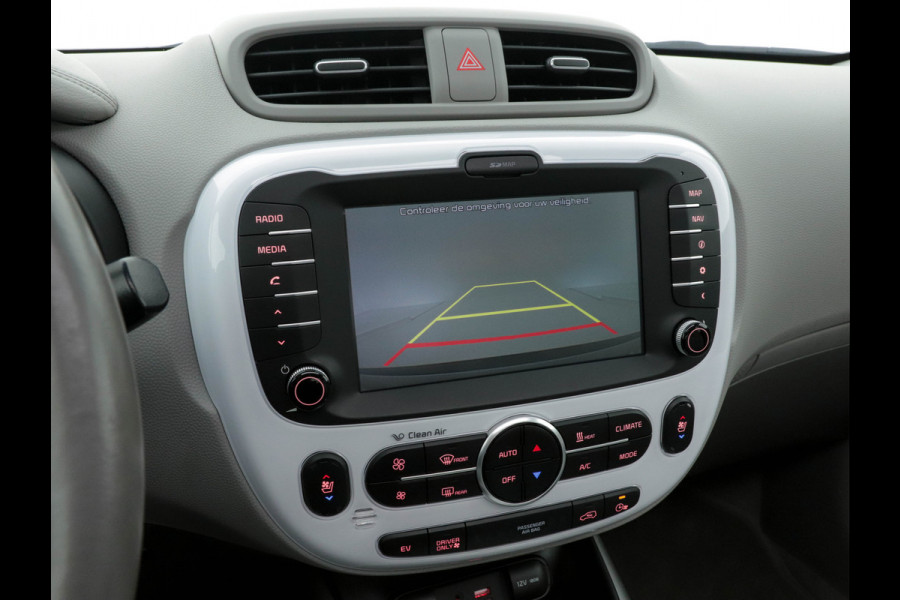 Kia Soul EV Executive Plus Line {SOH-95%} (INCL-BTW) Aut.*PANO | LUXURY-LEATHER | NAVI-FULLMAP | FULL-LED | KEYLESS | CAMERA | ECC | PDC | CRUISE | DAB | DIGI-COCKPIT | HEATED/COOLED-COMFORTSEATS | CARPLAY | PRIVACY-GLASS | 16"ALU* Kia Soul EV Executive Plus Line {SOH-95%} (INCL-BTW) Aut.*PANO | LUXURY-LEATHER | NAVI-FULLMAP | FULL-LED | KEYLESS | CAMERA | ECC | PDC | CRUISE | DAB | DIGI-COCKPIT | HEATED/COOLED-COMFORTSEATS | CARPLAY | PRIVACY-GLASS | 16"ALU*