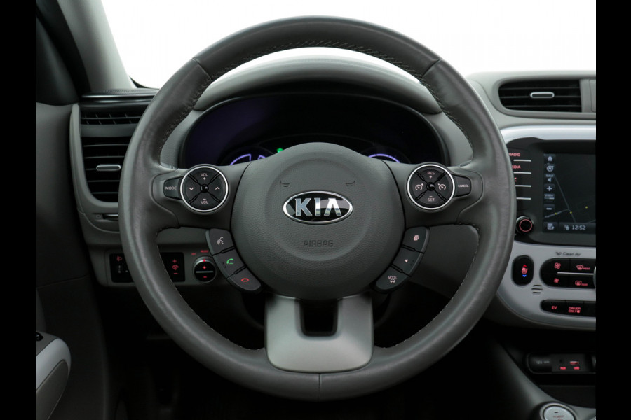 Kia Soul EV Executive Plus Line {SOH-95%} (INCL-BTW) Aut.*PANO | LUXURY-LEATHER | NAVI-FULLMAP | FULL-LED | KEYLESS | CAMERA | ECC | PDC | CRUISE | DAB | DIGI-COCKPIT | HEATED/COOLED-COMFORTSEATS | CARPLAY | PRIVACY-GLASS | 16"ALU* Kia Soul EV Executive Plus Line {SOH-95%} (INCL-BTW) Aut.*PANO | LUXURY-LEATHER | NAVI-FULLMAP | FULL-LED | KEYLESS | CAMERA | ECC | PDC | CRUISE | DAB | DIGI-COCKPIT | HEATED/COOLED-COMFORTSEATS | CARPLAY | PRIVACY-GLASS | 16"ALU*