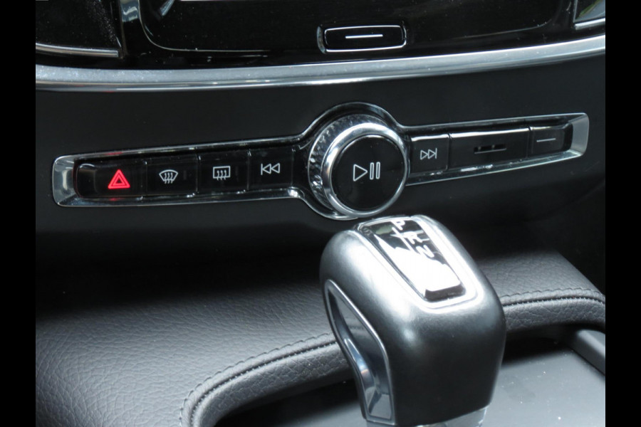 Volvo V90 2.0 T4 Momentum AUTOMAAT | DEALER ONDERHOUDEN | NIEUW DISTRIBUTIESET | MICHELIN BANDEN | VOL LEDER INTERIEUR |