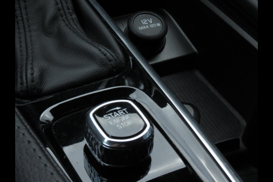Volvo V90 2.0 T4 Momentum AUTOMAAT | DEALER ONDERHOUDEN | NIEUW DISTRIBUTIESET | MICHELIN BANDEN | VOL LEDER INTERIEUR |