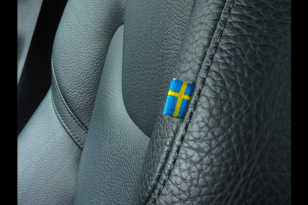 Volvo V90 2.0 T4 Momentum AUTOMAAT | DEALER ONDERHOUDEN | NIEUW DISTRIBUTIESET | MICHELIN BANDEN | VOL LEDER INTERIEUR |