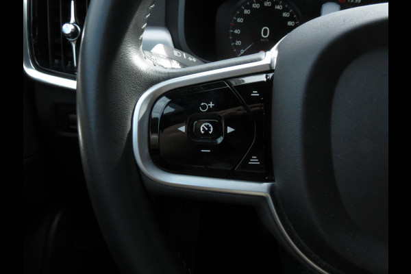 Volvo V90 2.0 T4 Momentum AUTOMAAT | DEALER ONDERHOUDEN | NIEUW DISTRIBUTIESET | MICHELIN BANDEN | VOL LEDER INTERIEUR |