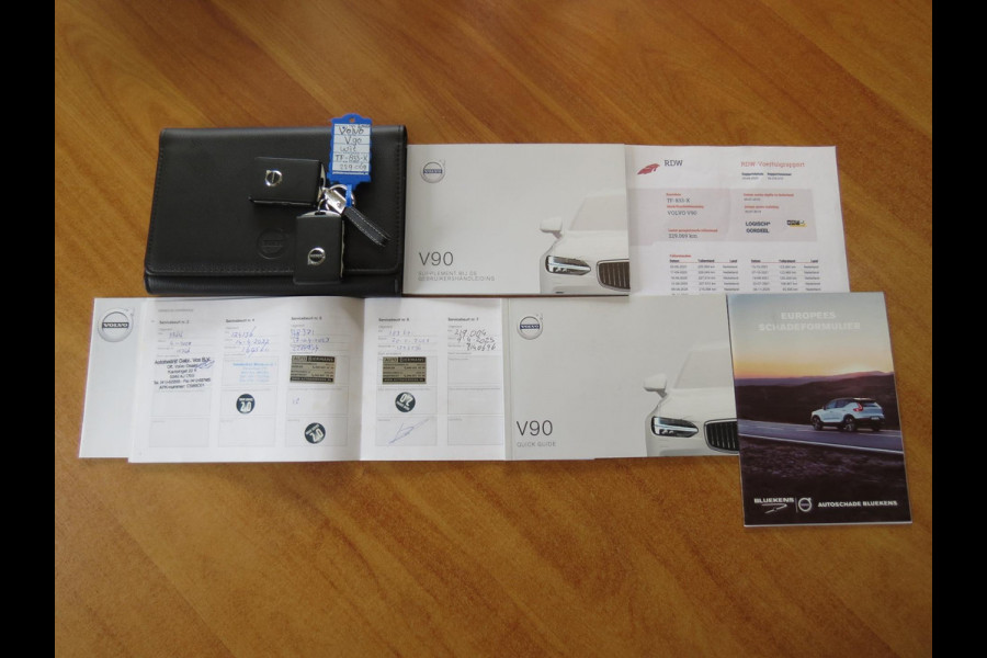 Volvo V90 2.0 T4 Momentum AUTOMAAT | DEALER ONDERHOUDEN | NIEUW DISTRIBUTIESET | MICHELIN BANDEN | VOL LEDER INTERIEUR |