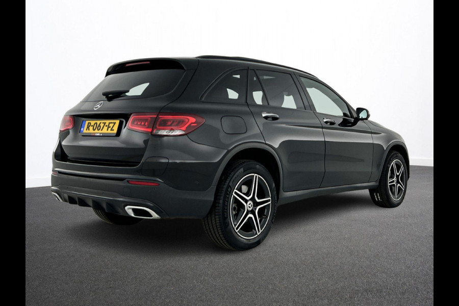 Mercedes-Benz GLC 300e 4MATIC Business Solution AMG Panoramadak Navigatie Camera Parkeersensoren Cruise Control Stoelverwarming Virtual Cockpit LED Ambiente verlichting Leder Mercedes-Benz GLC 300e 4MATIC Business Solution AMG Panoramadak Navigatie Camera Parkeersensoren Cruise Control Stoelverwarming Virtual Cockpit LED Ambiente verlichting Leder