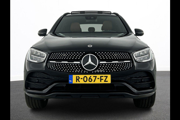 Mercedes-Benz GLC 300e 4MATIC Business Solution AMG Panoramadak Navigatie Camera Parkeersensoren Cruise Control Stoelverwarming Virtual Cockpit LED Ambiente verlichting Leder Mercedes-Benz GLC 300e 4MATIC Business Solution AMG Panoramadak Navigatie Camera Parkeersensoren Cruise Control Stoelverwarming Virtual Cockpit LED Ambiente verlichting Leder