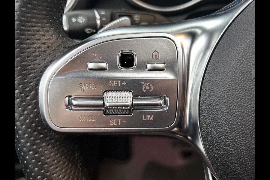 Mercedes-Benz GLC 300e 4MATIC Business Solution AMG Panoramadak Navigatie Camera Parkeersensoren Cruise Control Stoelverwarming Virtual Cockpit LED Ambiente verlichting Leder Mercedes-Benz GLC 300e 4MATIC Business Solution AMG Panoramadak Navigatie Camera Parkeersensoren Cruise Control Stoelverwarming Virtual Cockpit LED Ambiente verlichting Leder