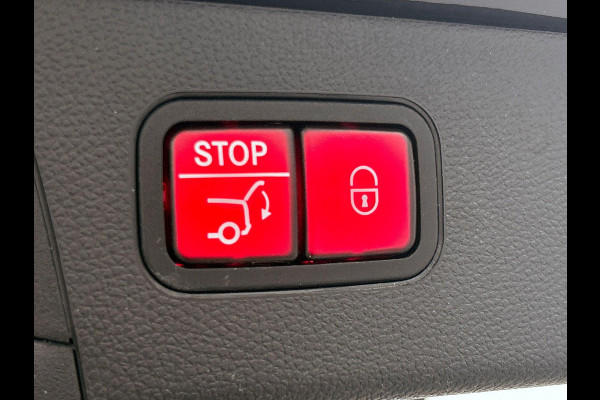 Mercedes-Benz GLC 300e 4MATIC Business Solution AMG Panoramadak Navigatie Camera Parkeersensoren Cruise Control Stoelverwarming Virtual Cockpit LED Ambiente verlichting Leder Mercedes-Benz GLC 300e 4MATIC Business Solution AMG Panoramadak Navigatie Camera Parkeersensoren Cruise Control Stoelverwarming Virtual Cockpit LED Ambiente verlichting Leder