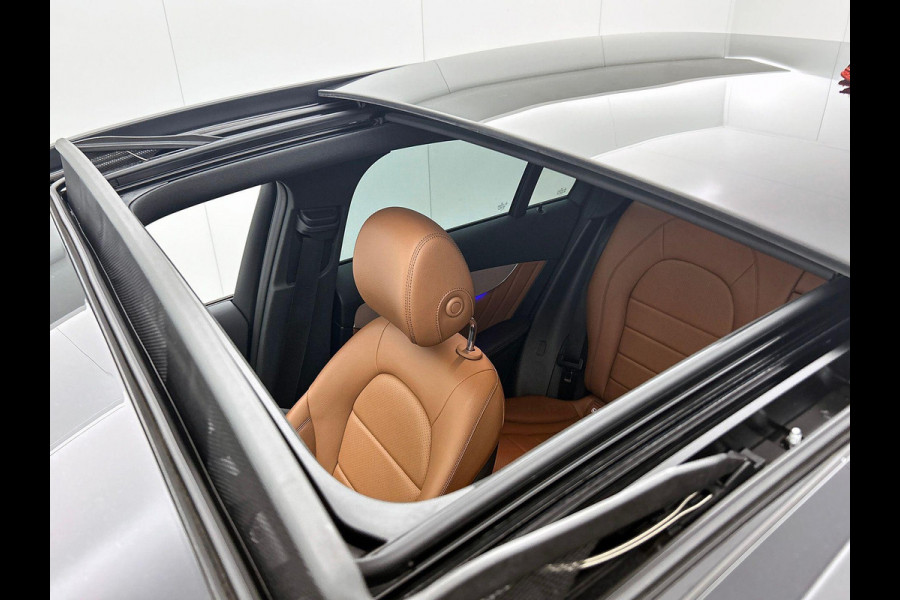 Mercedes-Benz GLC 300e 4MATIC Business Solution AMG Panoramadak Navigatie Camera Parkeersensoren Cruise Control Stoelverwarming Virtual Cockpit LED Ambiente verlichting Leder Mercedes-Benz GLC 300e 4MATIC Business Solution AMG Panoramadak Navigatie Camera Parkeersensoren Cruise Control Stoelverwarming Virtual Cockpit LED Ambiente verlichting Leder