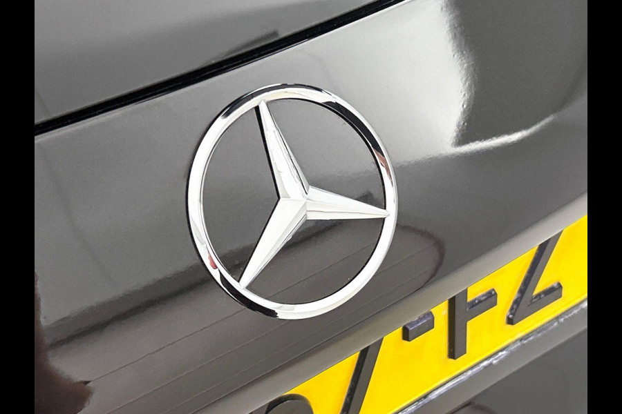 Mercedes-Benz GLC 300e 4MATIC Business Solution AMG Panoramadak Navigatie Camera Parkeersensoren Cruise Control Stoelverwarming Virtual Cockpit LED Ambiente verlichting Leder Mercedes-Benz GLC 300e 4MATIC Business Solution AMG Panoramadak Navigatie Camera Parkeersensoren Cruise Control Stoelverwarming Virtual Cockpit LED Ambiente verlichting Leder