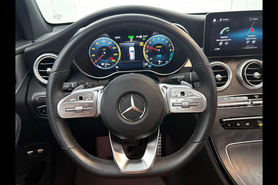 Mercedes-Benz GLC 300e 4MATIC Business Solution AMG Panoramadak Navigatie Camera Parkeersensoren Cruise Control Stoelverwarming Virtual Cockpit LED Ambiente verlichting Leder Mercedes-Benz GLC 300e 4MATIC Business Solution AMG Panoramadak Navigatie Camera Parkeersensoren Cruise Control Stoelverwarming Virtual Cockpit LED Ambiente verlichting Leder