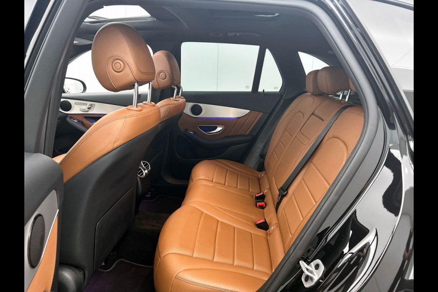 Mercedes-Benz GLC 300e 4MATIC Business Solution AMG Panoramadak Navigatie Camera Parkeersensoren Cruise Control Stoelverwarming Virtual Cockpit LED Ambiente verlichting Leder Mercedes-Benz GLC 300e 4MATIC Business Solution AMG Panoramadak Navigatie Camera Parkeersensoren Cruise Control Stoelverwarming Virtual Cockpit LED Ambiente verlichting Leder