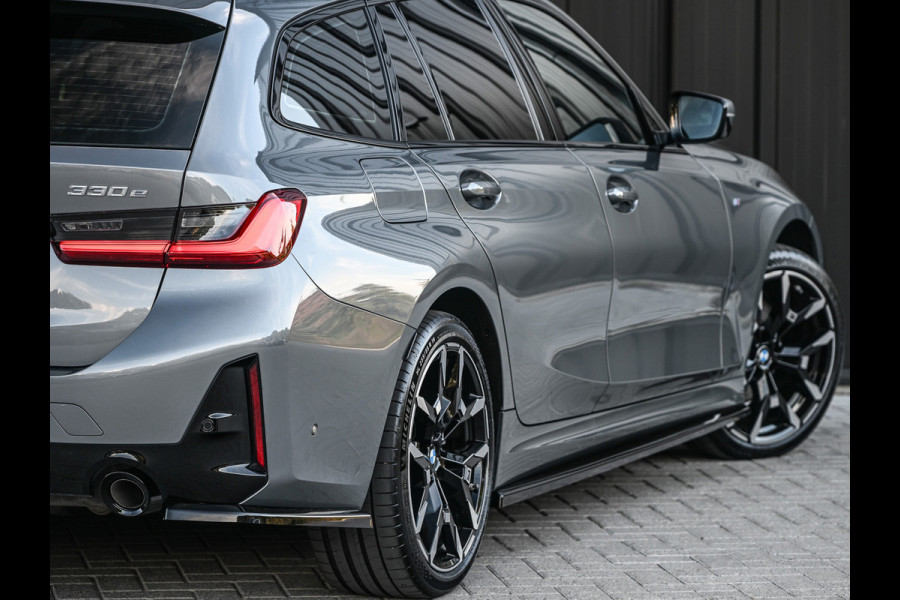 BMW 3 Serie Touring 330e xDrive M-SPORT | FACELIFT | ACCU 19,5 kWh | ACTIVE CRUISE | ELEKTR. TREKHAAK | HIFI AUDIO | SHADOW LINE | CAMERA |