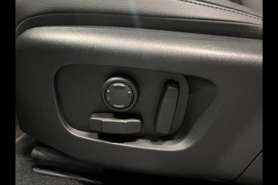 Land Rover Range Rover Evoque 1.5 P300e AWD R-Dynamic SE Panoramadak Navigatie Apple Carplay/Android Auto Camera Parkeersensoren Adaptive Cruise Control Dodehoek Assistent Elektrische achterklep Stoel- en stuurverwarming Memory stoelen Climate Control Ledverlichting