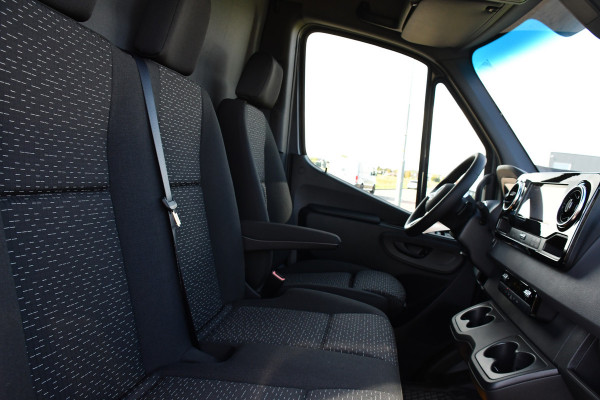 Mercedes-Benz Sprinter 317 1.9 CDI L2 PB Edition Cruise, Camera, Carplay, 10,5'' Mbux, LED, Automaat, multimedia, Uniek! Mercedes-Benz Sprinter 317 1.9 CDI L2 PB Edition Cruise, Camera, Carplay, 10,5'' Mbux, LED, Automaat, multimedia, Uniek!