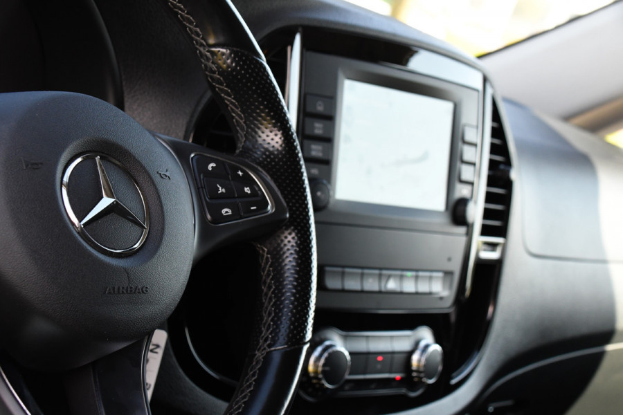 Mercedes-Benz Vito 116 CDI L2 AMG Edition Camera, Cruise, Carplay, 164pk, Automaat, Trekhaak, Stoelverarming, Luxe interieur, Uniek!