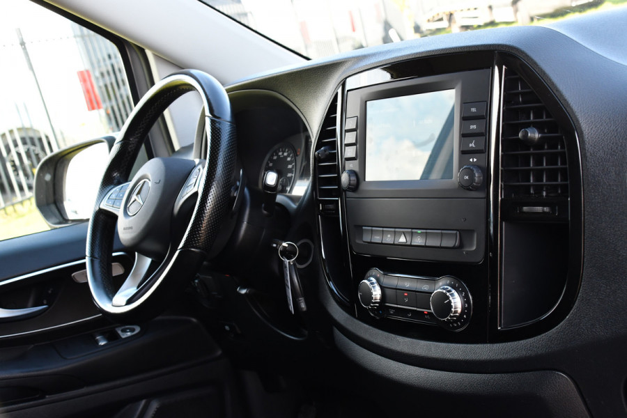 Mercedes-Benz Vito 116 CDI L2 AMG Edition Camera, Cruise, Carplay, 164pk, Automaat, Trekhaak, Stoelverarming, Luxe interieur, Uniek!