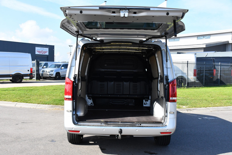 Mercedes-Benz Vito 116 CDI L2 AMG Edition Camera, Cruise, Carplay, 164pk, Automaat, Trekhaak, Stoelverarming, Luxe interieur, Uniek!