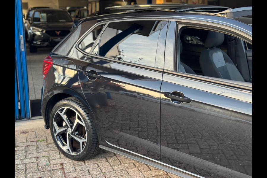 Volkswagen Polo 1.0 TSI Highline Business R 2020 AUT PANO! Volkswagen Polo 1.0 TSI Highline Business R 2020 AUT PANO!
