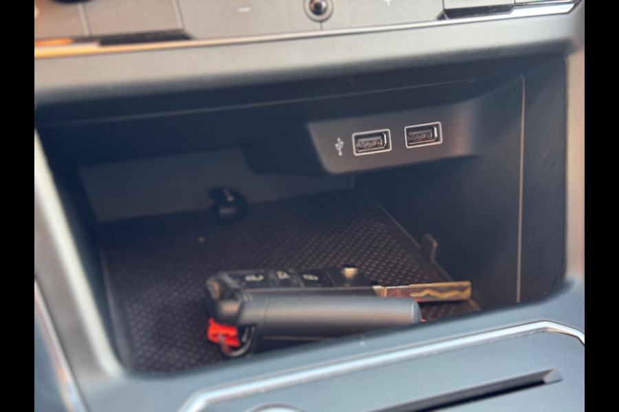 Volkswagen Polo 1.0 TSI Highline Business R 2020 AUT PANO! Volkswagen Polo 1.0 TSI Highline Business R 2020 AUT PANO!