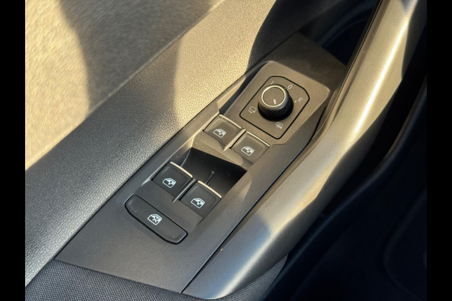 Volkswagen Polo 1.0 TSI Highline Business R 2020 AUT PANO! Volkswagen Polo 1.0 TSI Highline Business R 2020 AUT PANO!