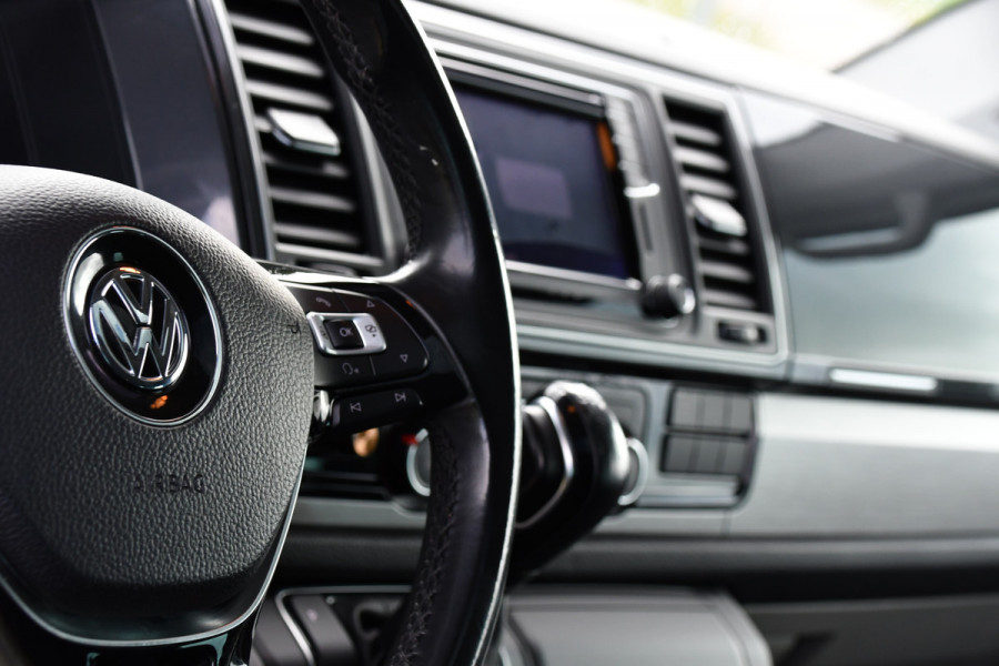 Volkswagen Transporter 2.0 TDI L2H1 DC 4Motion Highline Adaptieve Cruise, LED, 204pk, Automaat, 4x4, Leder, Multimedia, 2 x Schuifdeur, Sensoren, Uniek! Volkswagen Transporter 2.0 TDI L2H1 DC 4Motion Highline Adaptieve Cruise, LED, 204pk, Automaat, 4x4, Leder, Multimedia, 2 x Schuifdeur, Sensoren, Uniek!