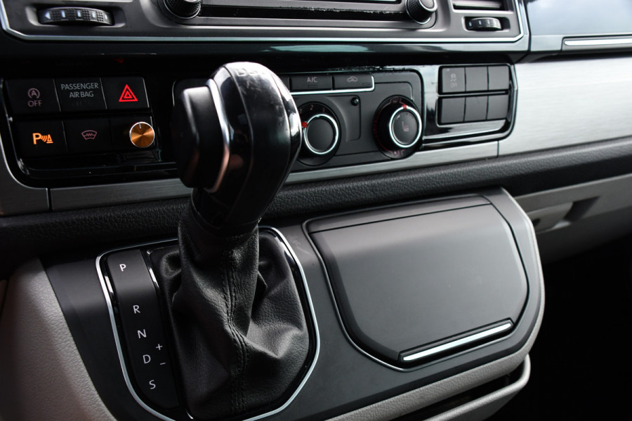 Volkswagen Transporter 2.0 TDI L2H1 DC 4Motion Highline Adaptieve Cruise, LED, 204pk, Automaat, 4x4, Leder, Multimedia, 2 x Schuifdeur, Sensoren, Uniek! Volkswagen Transporter 2.0 TDI L2H1 DC 4Motion Highline Adaptieve Cruise, LED, 204pk, Automaat, 4x4, Leder, Multimedia, 2 x Schuifdeur, Sensoren, Uniek!