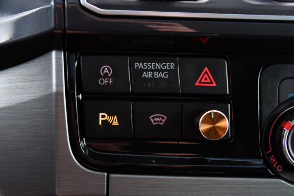 Volkswagen Transporter 2.0 TDI L2H1 DC 4Motion Highline Adaptieve Cruise, LED, 204pk, Automaat, 4x4, Leder, Multimedia, 2 x Schuifdeur, Sensoren, Uniek! Volkswagen Transporter 2.0 TDI L2H1 DC 4Motion Highline Adaptieve Cruise, LED, 204pk, Automaat, 4x4, Leder, Multimedia, 2 x Schuifdeur, Sensoren, Uniek!