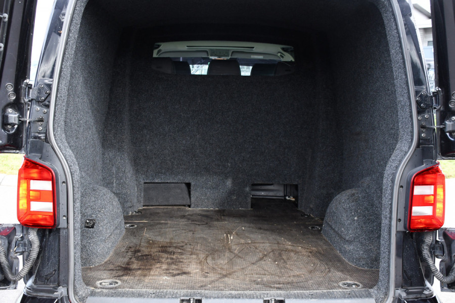 Volkswagen Transporter 2.0 TDI L2H1 DC 4Motion Highline Adaptieve Cruise, LED, 204pk, Automaat, 4x4, Leder, Multimedia, 2 x Schuifdeur, Sensoren, Uniek! Volkswagen Transporter 2.0 TDI L2H1 DC 4Motion Highline Adaptieve Cruise, LED, 204pk, Automaat, 4x4, Leder, Multimedia, 2 x Schuifdeur, Sensoren, Uniek!