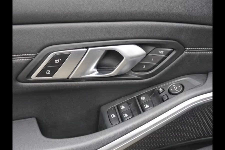 BMW 3-serie 320iA M-SPORT ** LED, LC Prof, NAVI+, LEDER, MEMORY-, SPIEGEL-, 18-inch LMV ** UNFALLFREI ** ** INFORMEER OOK NAAR ONZE AANTREKKELIJKE FINANCIAL-LEASE TARIEVEN **