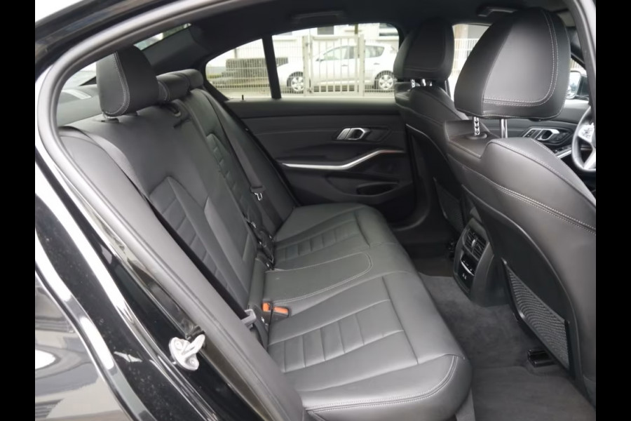 BMW 3-serie 320iA M-SPORT ** LED, LC Prof, NAVI+, LEDER, MEMORY-, SPIEGEL-, 18-inch LMV ** UNFALLFREI ** ** INFORMEER OOK NAAR ONZE AANTREKKELIJKE FINANCIAL-LEASE TARIEVEN **