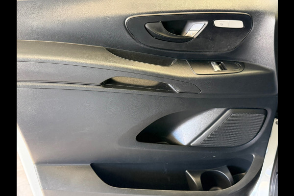 Mercedes-Benz eVito Lang Launch Edition AUTOMAAT CAMERA AIRCO STOELVERWARMING NAVIGATIE BLUETOOTH