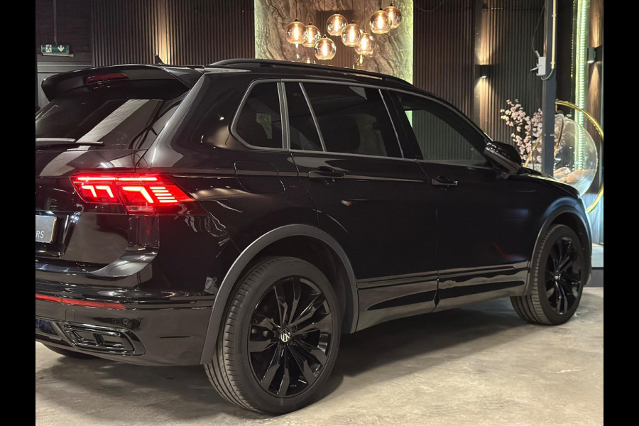 Volkswagen Tiguan 1.4 TSI eHybrid 3X R-LINE|PANO|FULL OPTION! Volkswagen Tiguan 1.4 TSI eHybrid 3X R-LINE|PANO|FULL OPTION!