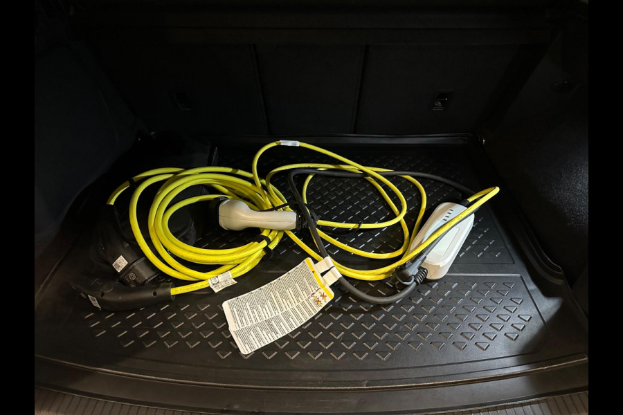 Volkswagen Tiguan 1.4 TSI eHybrid 3X R-LINE|PANO|FULL OPTION! Volkswagen Tiguan 1.4 TSI eHybrid 3X R-LINE|PANO|FULL OPTION!