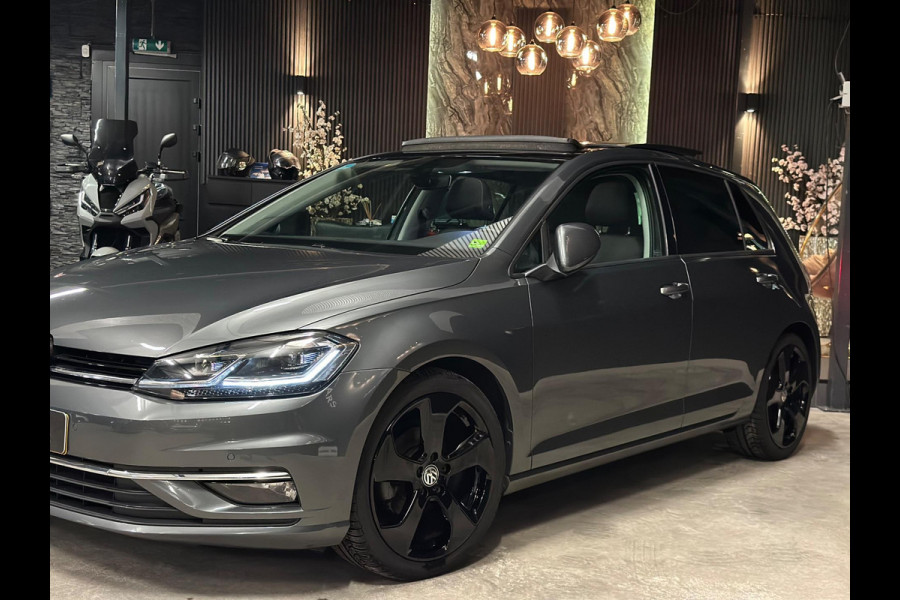 Volkswagen Golf 1.0 TSI Highline DSG|PANO|NAP Volkswagen Golf 1.0 TSI Highline DSG|PANO|NAP